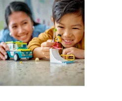 Ken Black Ambulance And Snowboarder 60403| LEGO