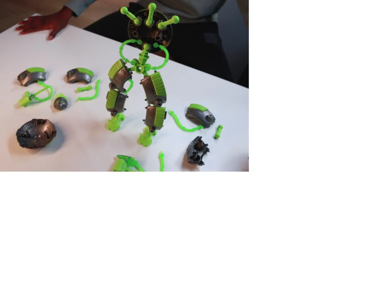 Ken Black Giga Bots Energy Core - Fragbot| Action Figures & Playsets