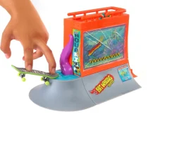 Ken Black Hot Wheels Skate Aquarium Skatepark Set| Hot Wheels|Building & Vehicle Toys