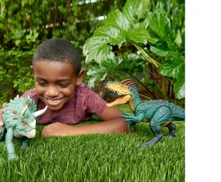 Ken Black Jurassic World Gigantic Trackers Neovenator| Action Figures & Playsets